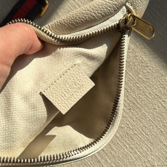 💯 Authentic Gucci Fanny Pack Small Size in EUC - Picture 2 of 5